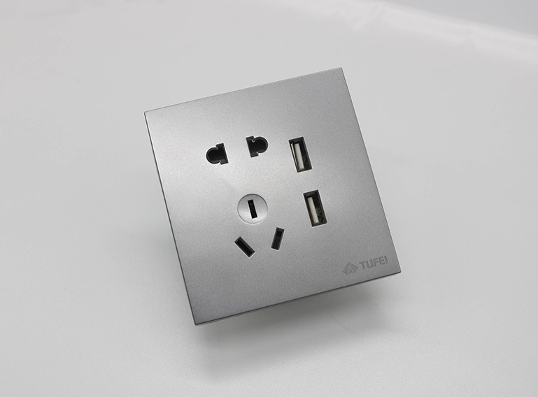 五孔USB
